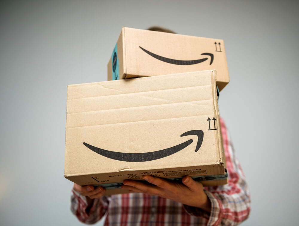 pudełka Amazon sprzedaż internetowa